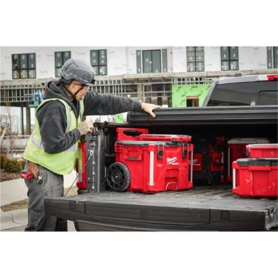 Milwaukee PACKOUT 22 Inch Rolling Tool Box 250 lb IP65 Modular Storage