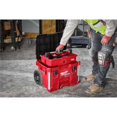 Milwaukee PACKOUT 22 Inch Rolling Tool Box 250 lb IP65 Modular Storage